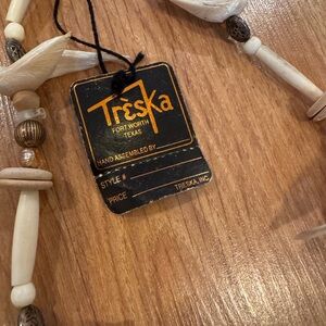 Treska necklace made of bone and seed beads